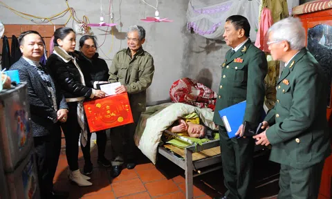 Công ty TNHH Mạnh Khang Group (Bắc Giang): Tặng quà Tết cho các trường hợp khó khăn vươn lên hòa nhập với cộng đồng