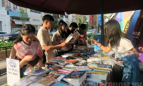 Lễ hội Đường sách Tết Giáp Thìn 2024 thu hút trên 750.000 lượt người đến tham quan, mua sách