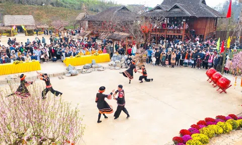 Nhiều khu du lịch bùng nổ du khách đầu xuân Giáp Thìn