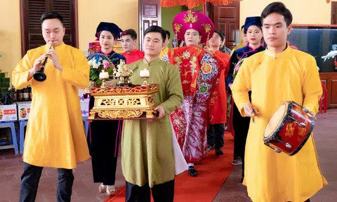 Ấn tượng với phong cách và quan điểm hầu đồng của TS. NNDG Nguyễn Văn Quân