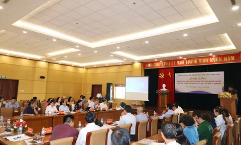 Hơn 80 học viên tham gia bồi dưỡng văn học nghệ thuật về sự phát triển công nghiệp văn hóa ở Việt Nam