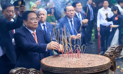Thủ tướng Chính phủ Phạm Minh Chính dự lễ dâng hương ngày Giỗ Tổ Hùng Vương