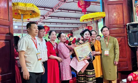 Nghệ nhân Ưu tú Nguyễn Thị Định: "Không thực hành tín ngưỡng thờ Mẫu trên sân khấu"