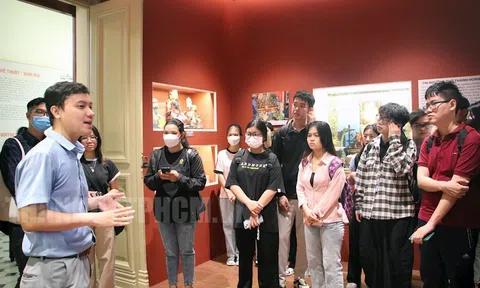 Bảo tàng TPHCM tổ chức chương trình sinh hoạt chuyên đề “Thư pháp Việt - Tâm hồn Việt"