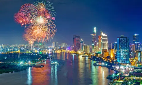 Lễ hội Sông nước TP. Hồ Chí Minh năm 2024 có chủ đề "Chuyến tàu huyền thoại"