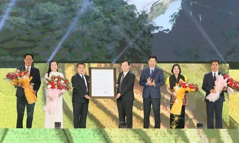 Lễ công bố quyết định công nhận Khu du lịch quốc gia Mộc Châu