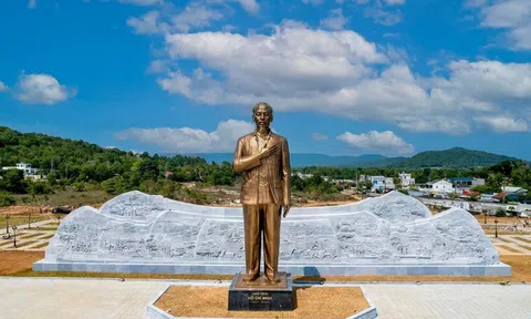 Uỷ viên Bộ Chính trị Nguyễn Trọng Nghĩa: "Tượng đài Chủ tịch Hồ Chí Minh tại Phú Quốc là công trình văn hoá mang ý nghĩa chính trị đặc biệt"