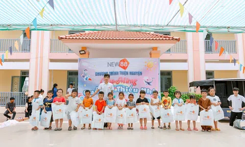 Chương trình thiện nguyện tại trường tiểu học biên giới gợi lên nụ cười tươi sáng của các em nhỏ