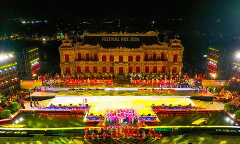 Tưng bừng khai mạc tuần lễ Festival Huế 2024