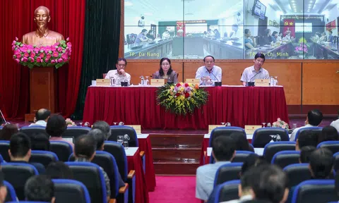 Thực hiện hiệu quả các nhiệm vụ và nhóm giải pháp xây dựng, giữ gìn và phát huy những giá trị đặc sắc của nền văn hóa Việt Nam