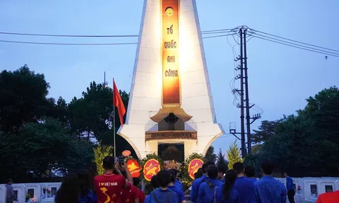 Đoàn Thanh niên Bộ VHTTDL phối hợp tổ chức Chương trình “Lễ Dâng hương, dâng hoa tri ân các Anh hùng - Liệt sĩ”