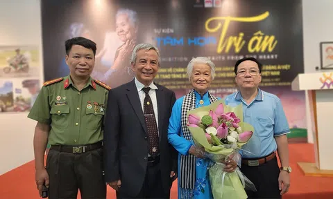 Anh hùng lao động, nữ Họa sĩ Đặng Ái Việt nguyện dành trọn đời mình để "Tâm họa tri ân"