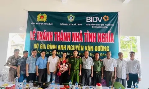 Công an huyện Nghĩa Đàn (Nghệ An): Bàn giao nhà tình nghĩa cho hộ nghèo ở xã Nghĩa Lộc