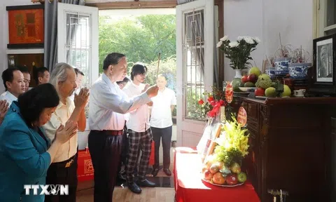 Tổng Bí thư, Chủ tịch nước Tô Lâm tri ân cố nhạc sỹ Văn Cao, cố họa sỹ Bùi Trang Chước