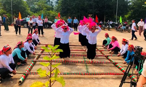 Hỗ trợ nghiên cứu, phục hồi, bảo tồn, phát huy văn hóa phi vật thể các dân tộc thiểu số có nguy cơ mai một