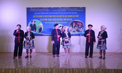 Bảo tàng Văn hoá các dân tộc Việt Nam hỗ trợ nghiên cứu, phục hồi, bảo tồn, phát huy hát Páo dung và thêu trang phục truyền thống của dân tộc Dao