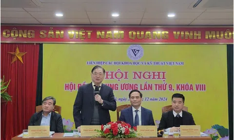 Hội nghị Hội đồng Trung ương LHHVN lần thứ 9 (Khóa VIII): Kiện toàn nhân sự Đoàn Chủ tịch, Hội đồng Trung ương