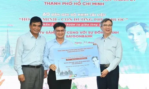 TPHCM tiếp nhận bản ghi phần 2 bộ phim tài liệu “Hồ Chí Minh - Con đường phía trước”