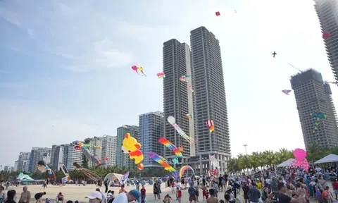 Đà Nẵng: Tăng cường quản lý tình trạng bán hàng rong, chèo kéo khách du lịch
