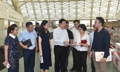 Thi công liên tục 24/7 để đảm bảo tiến độ Triển lãm thành tựu Đất nước nhân dịp kỷ niệm 80 năm Ngày Quốc khánh