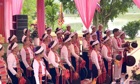Lễ khai mạc Giao lưu Thực hành Tín ngưỡng Thờ Mẫu tại Phủ Suối Linh Từ - Thanh Hóa 2025: Lan tỏa di sản tâm linh Việt
