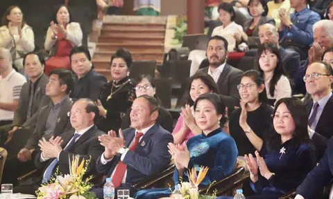 Nhà hát Múa rối Việt Nam kỷ niệm 70 năm thành lập và đón nhận Huân chương Lao động Hạng Ba