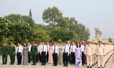 Lãnh đạo TP.HCM dâng hương tri ân các Anh hùng liệt sĩ nhân dịp 30/4 và 1/5