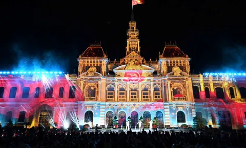 TP.HCM khai màn đại tiệc nghệ thuật và 3D Mapping chào mừng 50 năm thành phố mang tên Chủ tịch Hồ Chí Minh