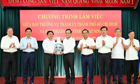 TP.HCM và Tây Ninh thống nhất mở rộng hợp tác giai đoạn 2026-2030 trên 7 lĩnh vực trọng điểm, thúc đẩy liên kết vùng và phát triển bền vững