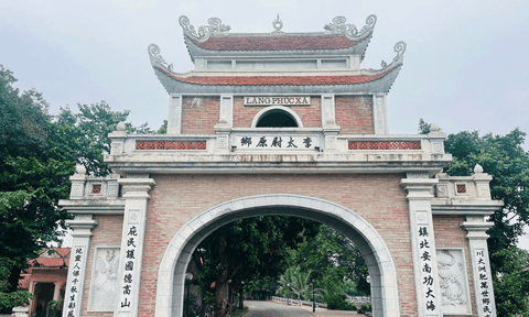 Phát triển công nghiệp văn hóa từ vốn giá trị văn hóa bản địa: Nghiên cứu trường hợp làng cổ Phúc Xá - Bắc Biên, phường Bồ Đề, thành phố Hà Nội