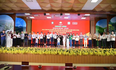 Lan tỏa nghĩa tình tri ân: Trao 500 phần quà tại Mộc Châu nhân kỷ niệm 79 năm Ngày Thương binh - Liệt sĩ