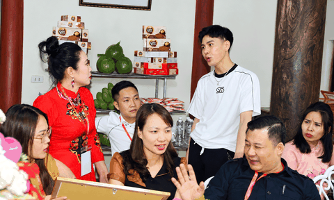 “Ghen vợ ghen chồng, không bằng ghen đồng ghen bóng”: Khi lòng hơn thua bước vào chốn tâm linh