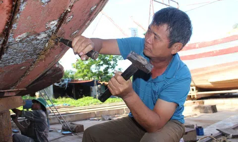 “Khoắc áo mới” cho những con tàu