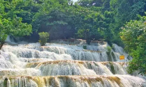 Thanh Hoá: Vẻ đẹp “mê hoặc” của thác “chín bậc tình yêu”