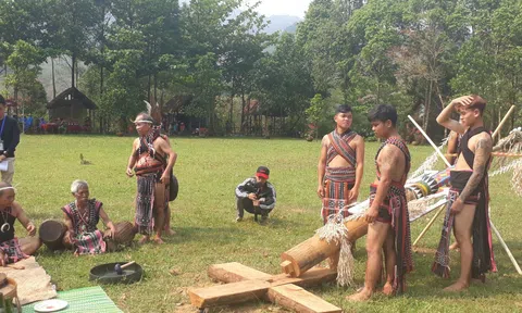 Đặc trưng tiếng đàn Ân Zoưl của người đồng bào Cơtu