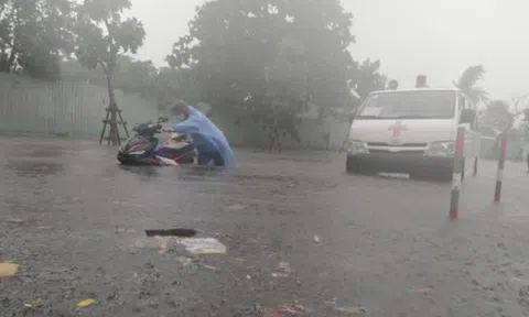 Bão số 5: Suy yếu thành áp thấp nhiệt đới gây mưa lớn nhiều nơi