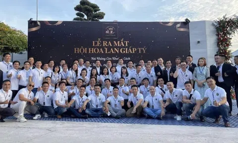 Ra mắt Hội Hoa lan Giáp Tý có hơn 150 người tham dự, trong đó có hơn 100 thành viên hội