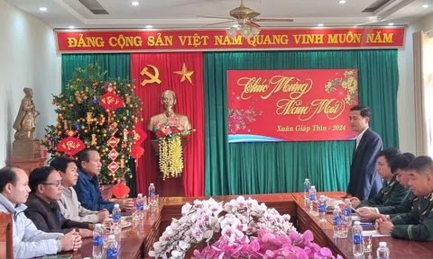 Tết Giáp Thìn: Đoàn kết tình hữu nghị Việt Nam - Lào