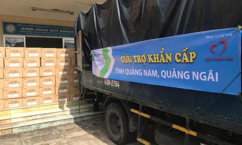 Quỹ Cộng đồng phòng tránh thiên tai tặng 1000 hộp thực phẩm cứu trợ khẩn cấp 2 tỉnh Quảng Nam, Quảng Ngãi