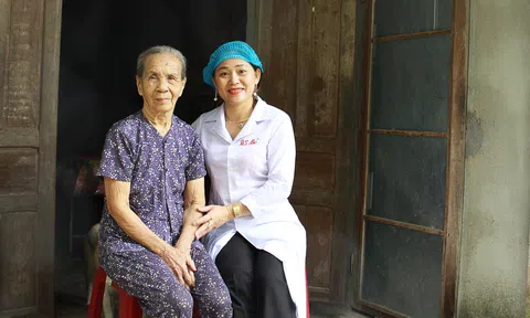 Quảng Ngãi: Người phụ nữ luôn yêu thương, chăm sóc, gắn bó, giúp đỡ người nghèo, người có hoàn cảnh khó khăn