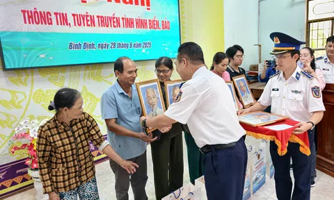 Cảnh sát biển với đồng bào dân tộc, tôn giáo tại Bình Định