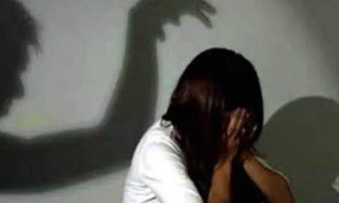 Hà Tĩnh: Khởi tố cụ ông 70 tuổi dâm ô 2 bé gái dưới 16 tuổi