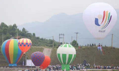 Hà Tĩnh: Trình diễn bay khinh khí cầu "Cuộc dạo chơi của Sao La - Kỳ lân châu Á" tại SEA Games 31