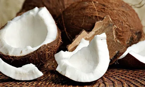 Nghệ An: Hóc cùi dừa, bé 17 tháng tuổi tử vong thương tâm
