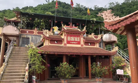 Chúa Thác Bờ - Bà chúa linh thiêng bậc nhất Hòa Bình