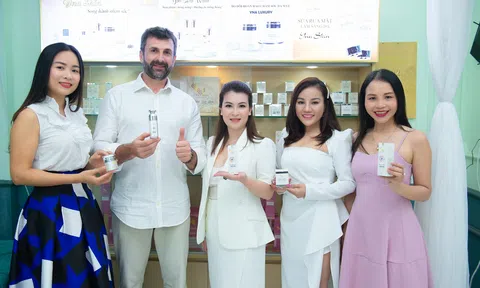 Ca sĩ Anh Quân Idol và dàn sao đến dự Lễ khai trương Hệ thống mỹ phẩm Yna Skin chi nhánh đại diện thành phố Bắc Ninh