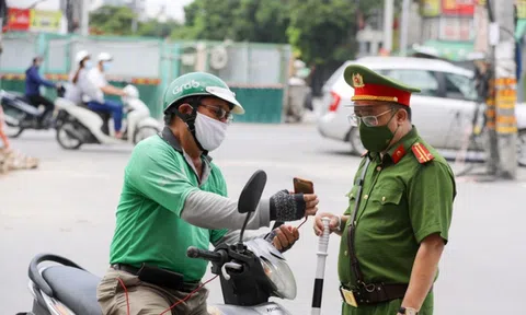 Shipper tại TP.HCM được phép hoạt động liên quận, huyện sau ngày 15/9