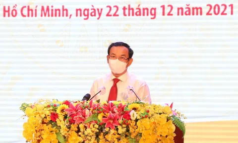 Bí thư TP.HCM: Quân đội đã viết tiếp trang sử hào hùng trong cuộc chiến với dịch