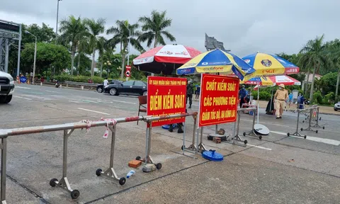 Thực hiện theo Chỉ thị 15, người đi lại, ra vào thành phố Vinh thế nào?