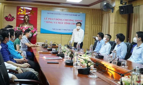 Nghệ An: Chương trình “sóng và máy tính cho em”